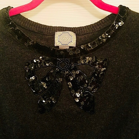 FOREVER 21 Sequin Embellished Bow Crop Sweater - Picture 7 of 7